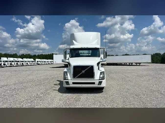 2017 Volvo VNL300