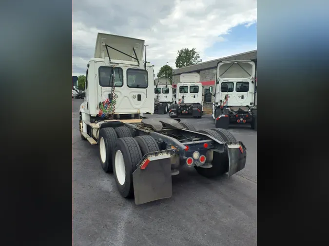 2016 FREIGHTLINER/MERCEDES CASCADIA 125