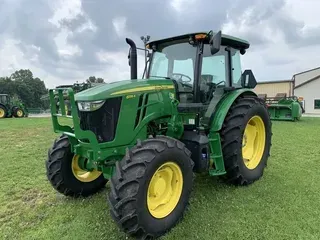 2021 John Deere 6135E