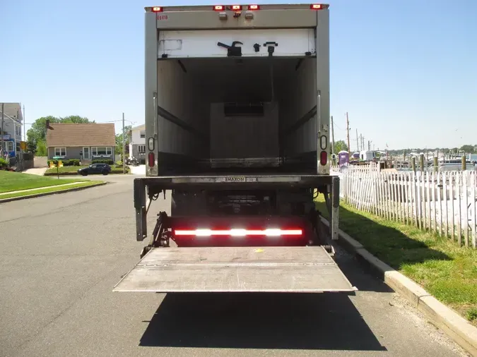 2019 FREIGHTLINER M2-106