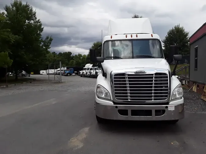 2018 FREIGHTLINER/MERCEDES CASCADIA 125