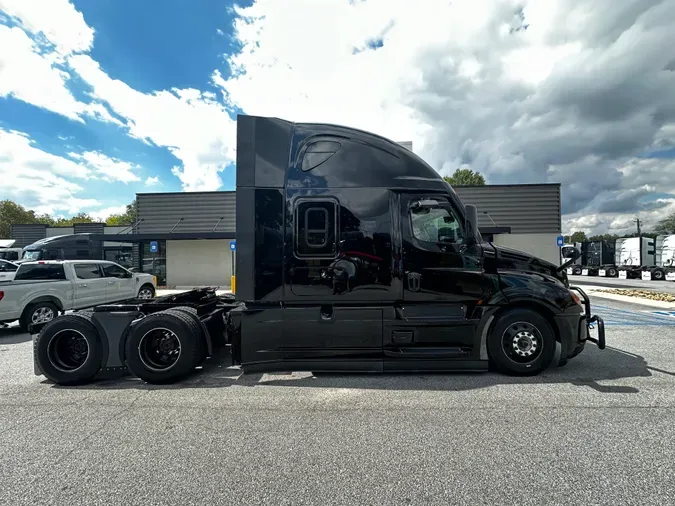 2021 FREIGHTLINER CASCADIA 126