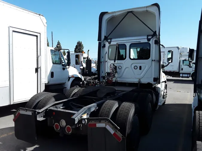 2019 FREIGHTLINER/MERCEDES CASCADIA 125