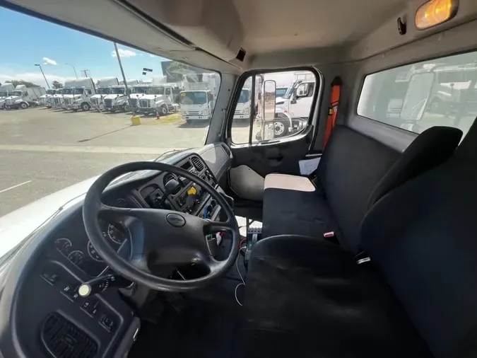 2018 FREIGHTLINER/MERCEDES M2 106