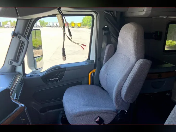 2021 INT LT625 6x4