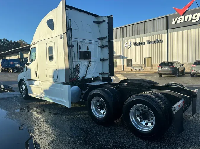 2019 Freightliner Cascadia 126