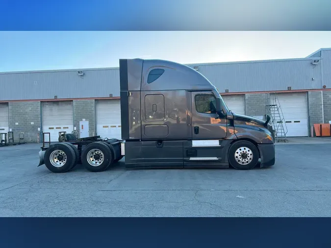 2023 Freightliner Cascadia 126