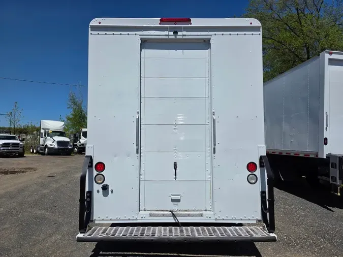 2017 FRTLR CUSTOM CHASSIS CORP MT-55 WALK-IN