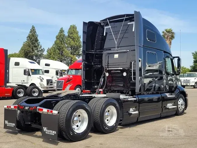 2024 VOLVO VNL64T860