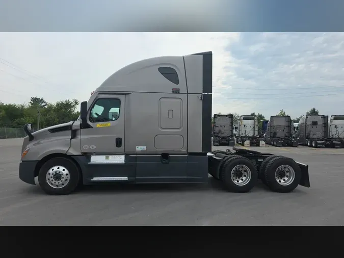2025 Freightliner Cascadia 126