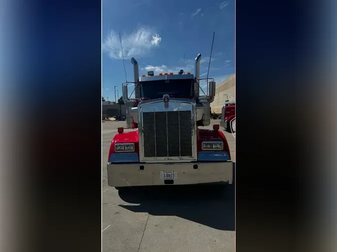 2018 KENWORTH W900