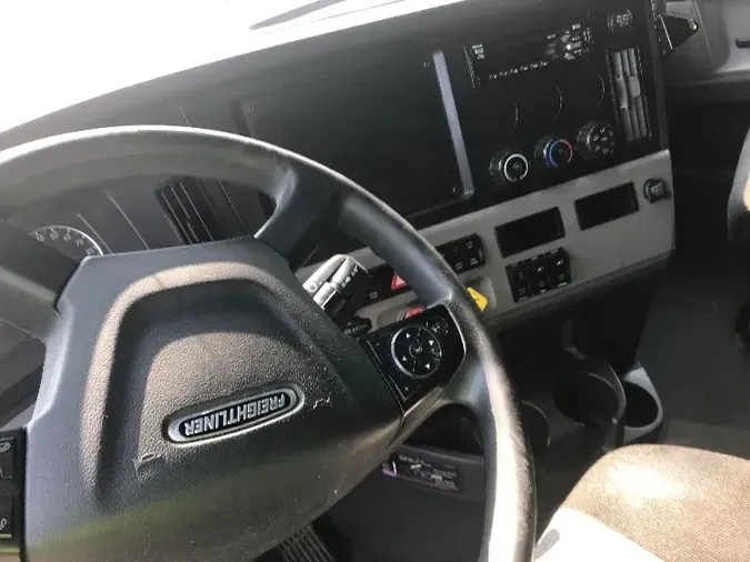 2019 Freightliner T12664ST