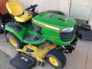 2015 John Deere X750