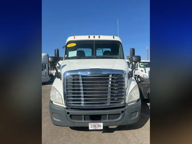 2013 FREIGHTLINER/MERCEDES CASCADIA 113