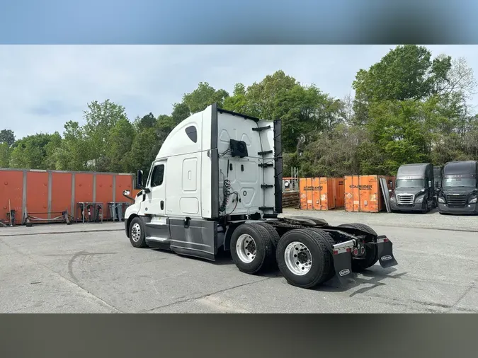 2022 Freightliner Cascadia 126