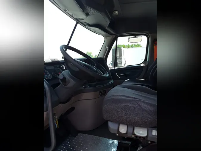 2017 FREIGHTLINER CASCADIA 125
