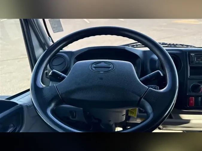2019 HINO 195