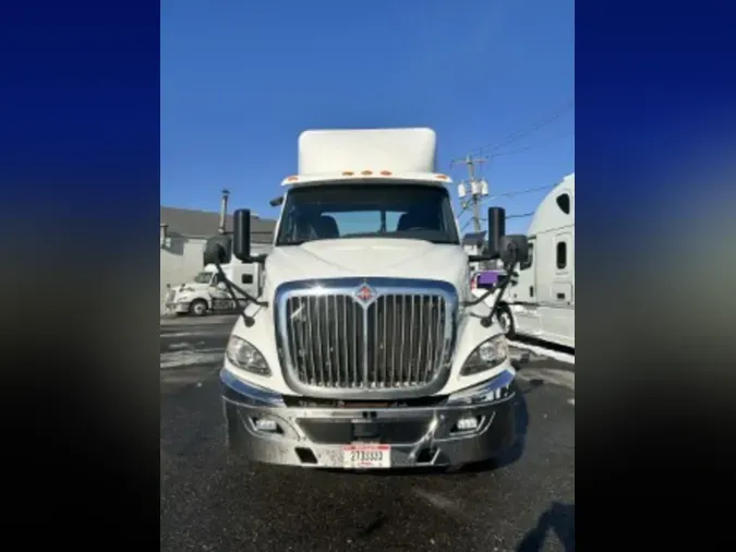 2019 NAVISTAR INTERNATIONAL RH613 DAYCAB S/A