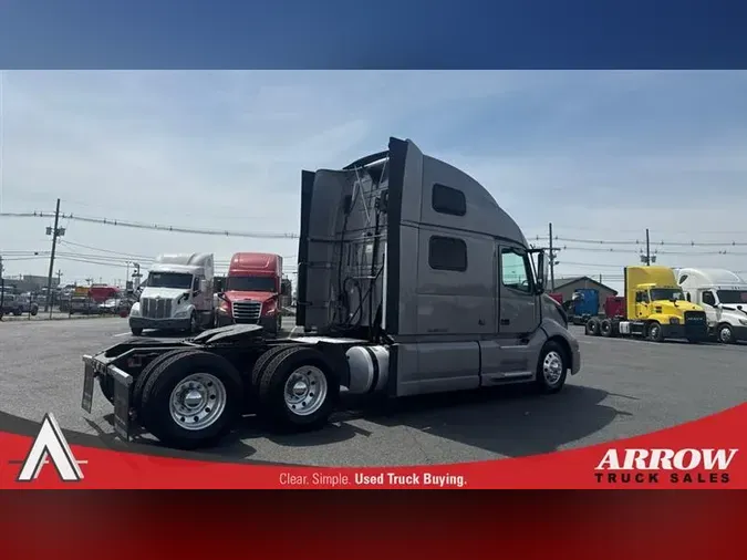 2022 VOLVO VNL860