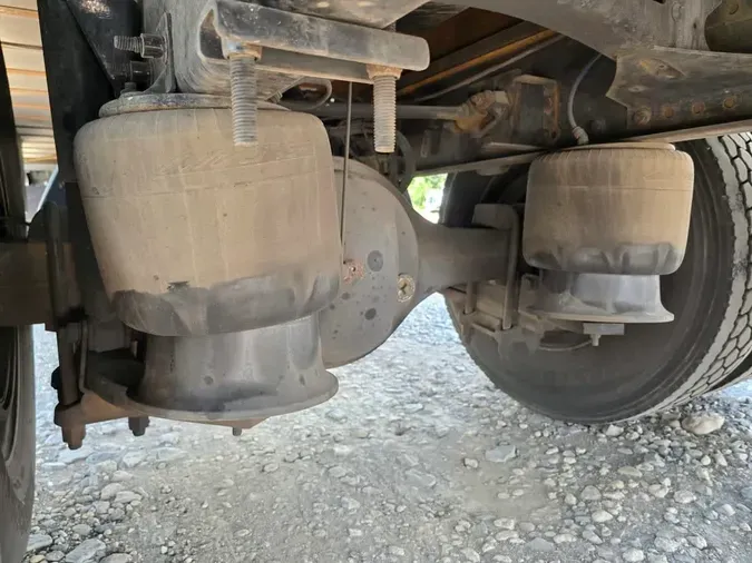 2018 FREIGHTLINER M2 106