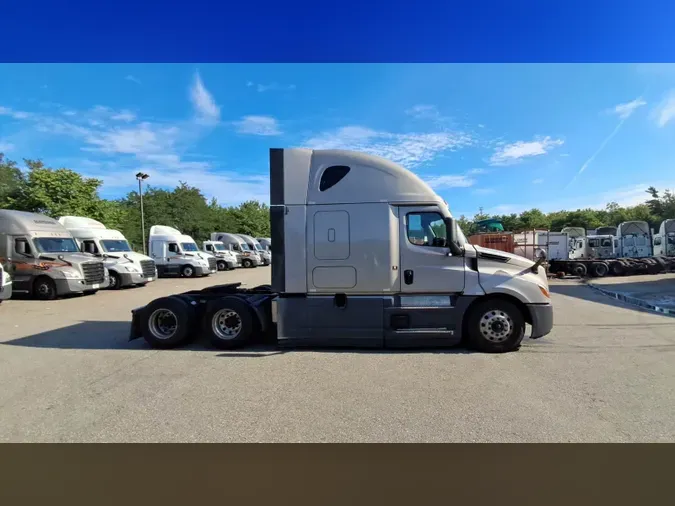 2023 Freightliner Cascadia 126