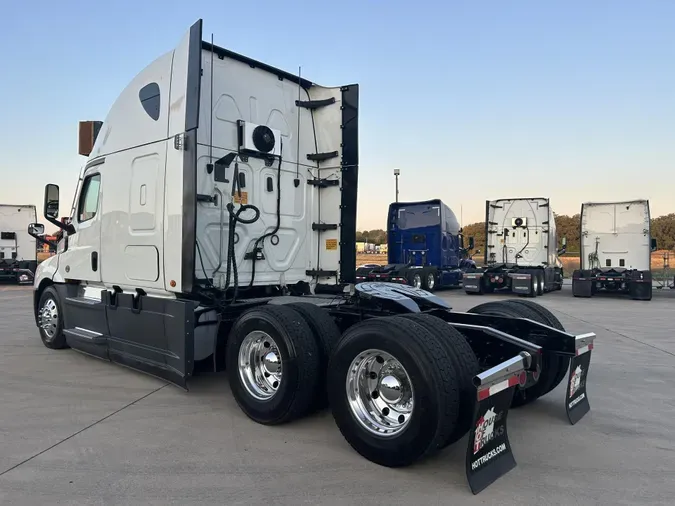 2022 Freightliner Cascadia