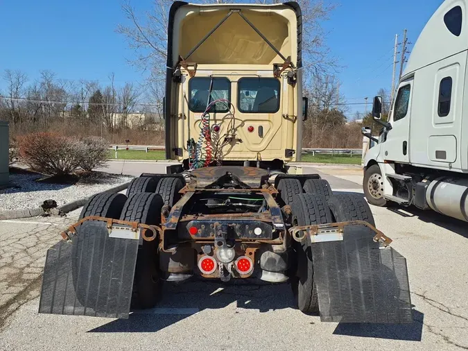 2019 FREIGHTLINER/MERCEDES CASCADIA 125