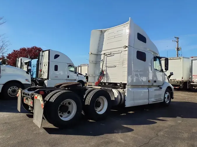 2020 VOLVO VNL64T-760f5a003d993dfdfd954da4db5b43b632a