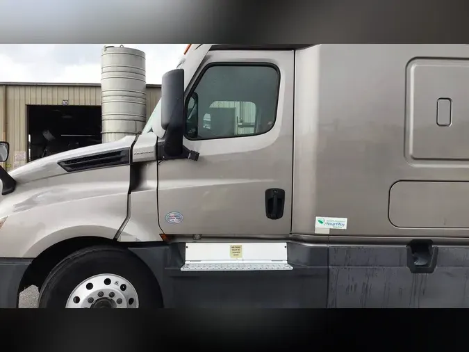 2022 Freightliner Cascadia 126