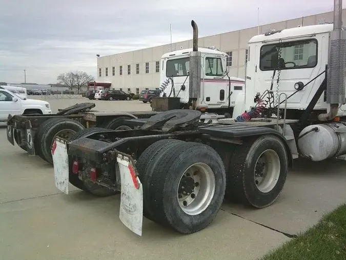 2005 MACK CHN613