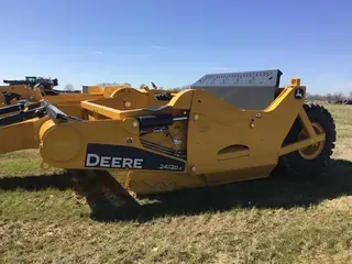 2020 JOHN DEERE 2412DE