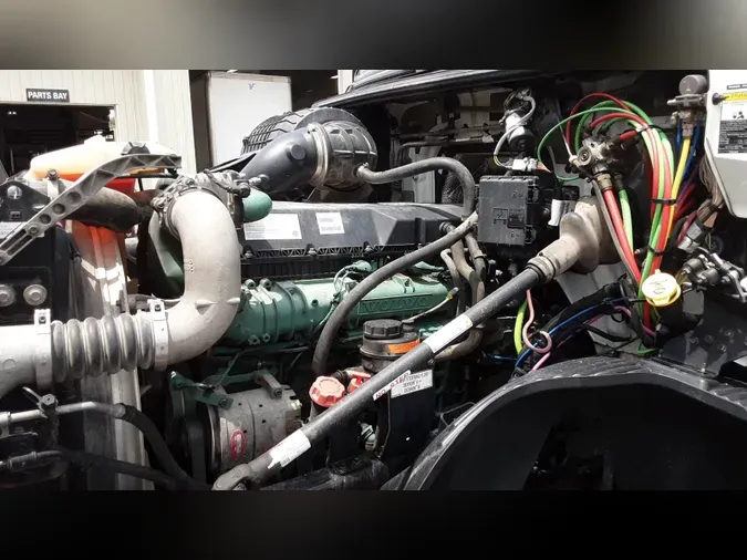 2018 Volvo VNL300