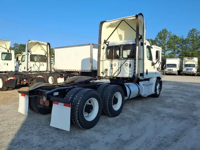 2020 FREIGHTLINER/MERCEDES CASCADIA 125