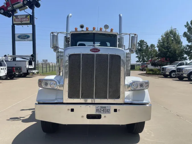 2022 Peterbilt 389