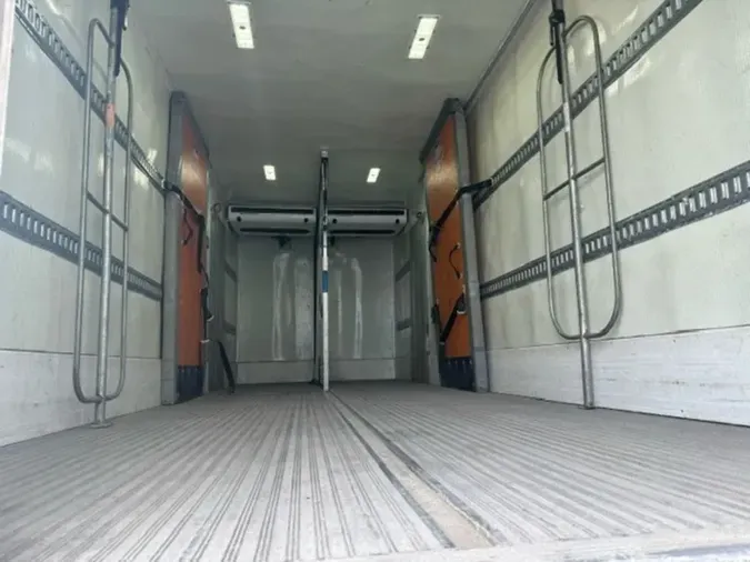 2021 FREIGHTLINER/MERCEDES M2 106f5aa5dd46d24cd784f71ad98e5d6dc69