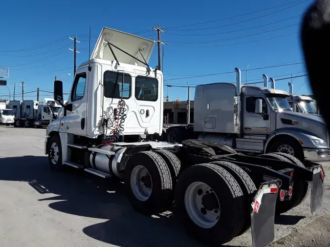 2019 FREIGHTLINER/MERCEDES CASCADIA 125