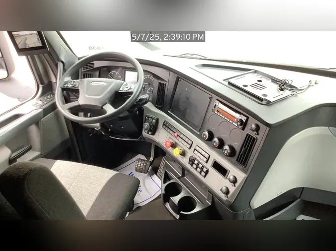 2021 Freightliner Cascadia