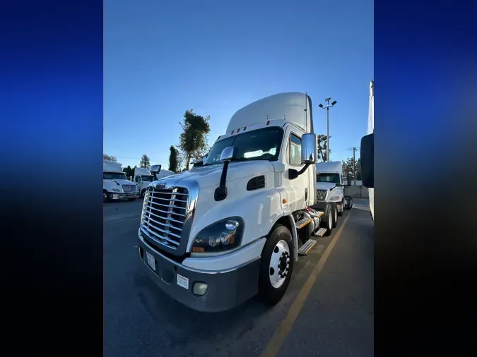 2017 FREIGHTLINER/MERCEDES CASCADIA 113f5ba215591d236680a26717285c851f8