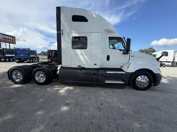 2022 International LT625