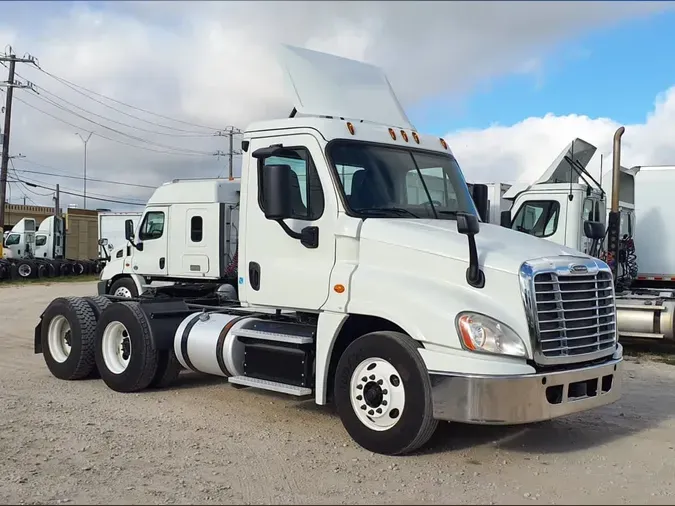 2018 FREIGHTLINER CASCADIA 125f5bdfcb1e280cd4123e5ac64be098402