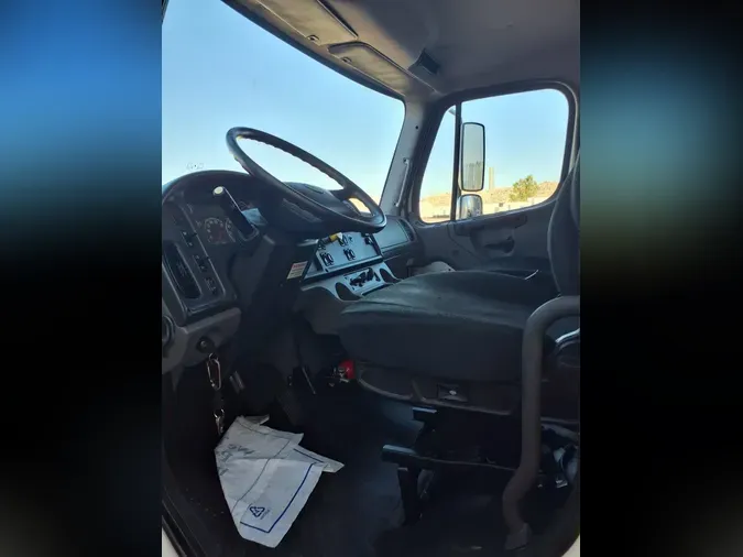 2019 FREIGHTLINER/MERCEDES M2 106