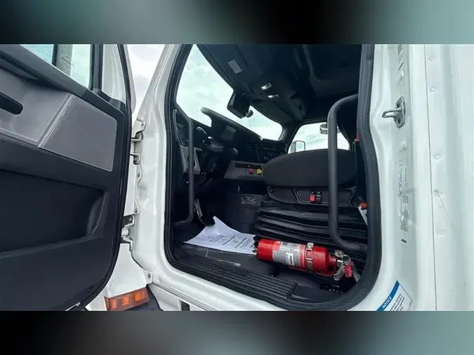 2022 FREIGHTLINER CA116