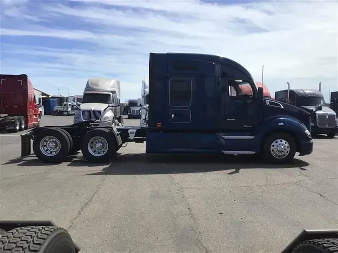 2022 KENWORTH T680