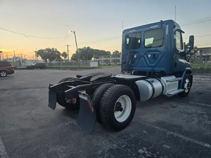 2020 FREIGHTLINER/MERCEDES CASCADIA 113f5c87011cf4750456aa50d479eaa2f69