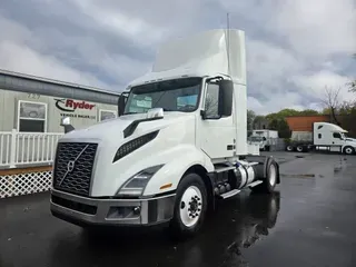 2019 VOLVO VNL42T 300