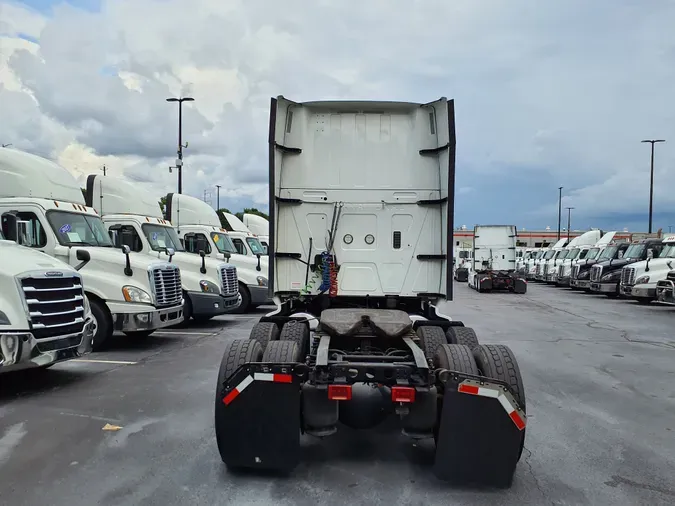 2018 NAVISTAR INTERNATIONAL LT625 SLPR CAB