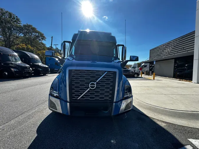 2022 Volvo VNL64T860