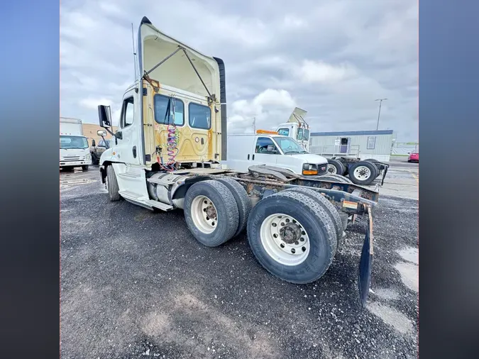 2019 FREIGHTLINER/MERCEDES CASCADIA 125