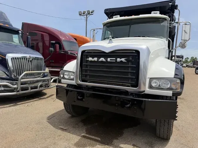 2014 MACK GRANITE GU433