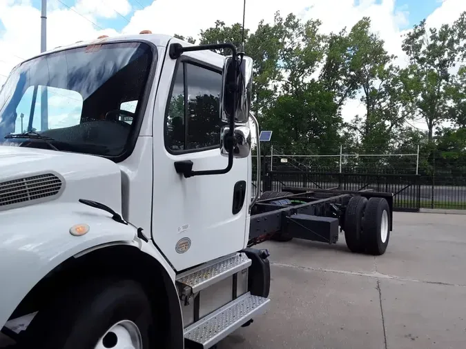 2020 FREIGHTLINER/MERCEDES M2 106